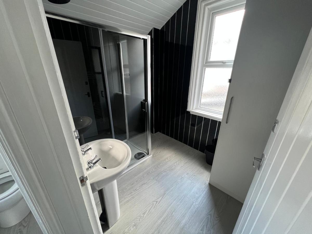 Safari Apartment, Free Parking, 10Min Walk To Blackpool Tower, Sleeps 12 Eksteriør billede