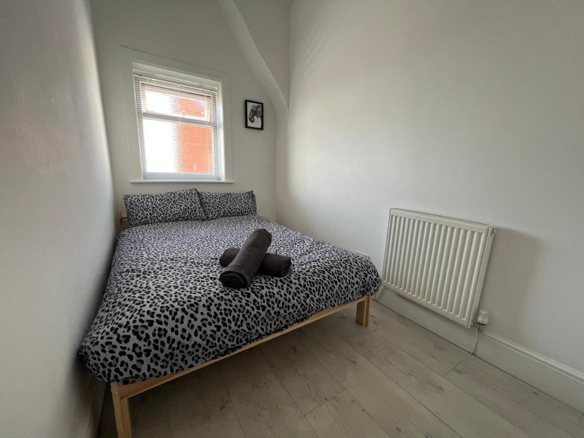 Safari Apartment, Free Parking, 10Min Walk To Blackpool Tower, Sleeps 12 Eksteriør billede