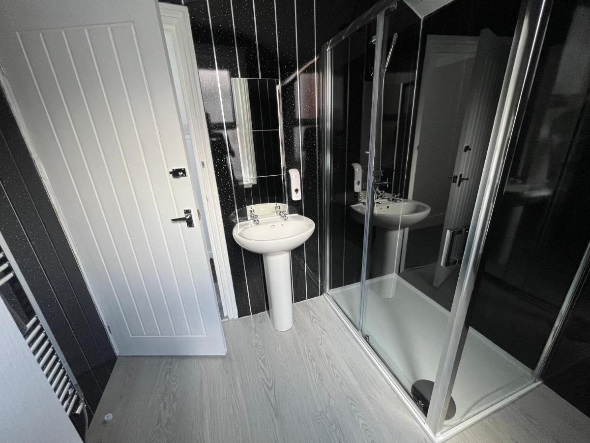 Safari Apartment, Free Parking, 10Min Walk To Blackpool Tower, Sleeps 12 Eksteriør billede