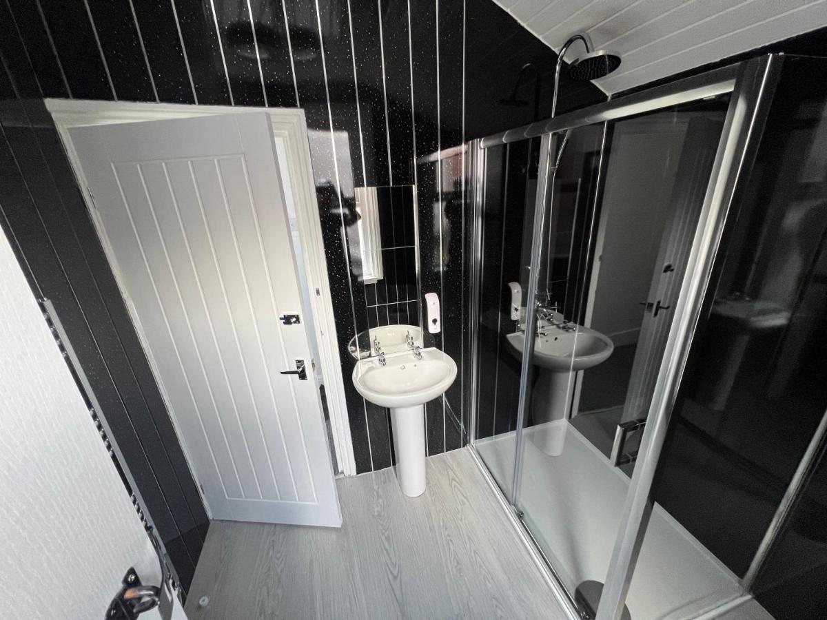 Safari Apartment, Free Parking, 10Min Walk To Blackpool Tower, Sleeps 12 Eksteriør billede